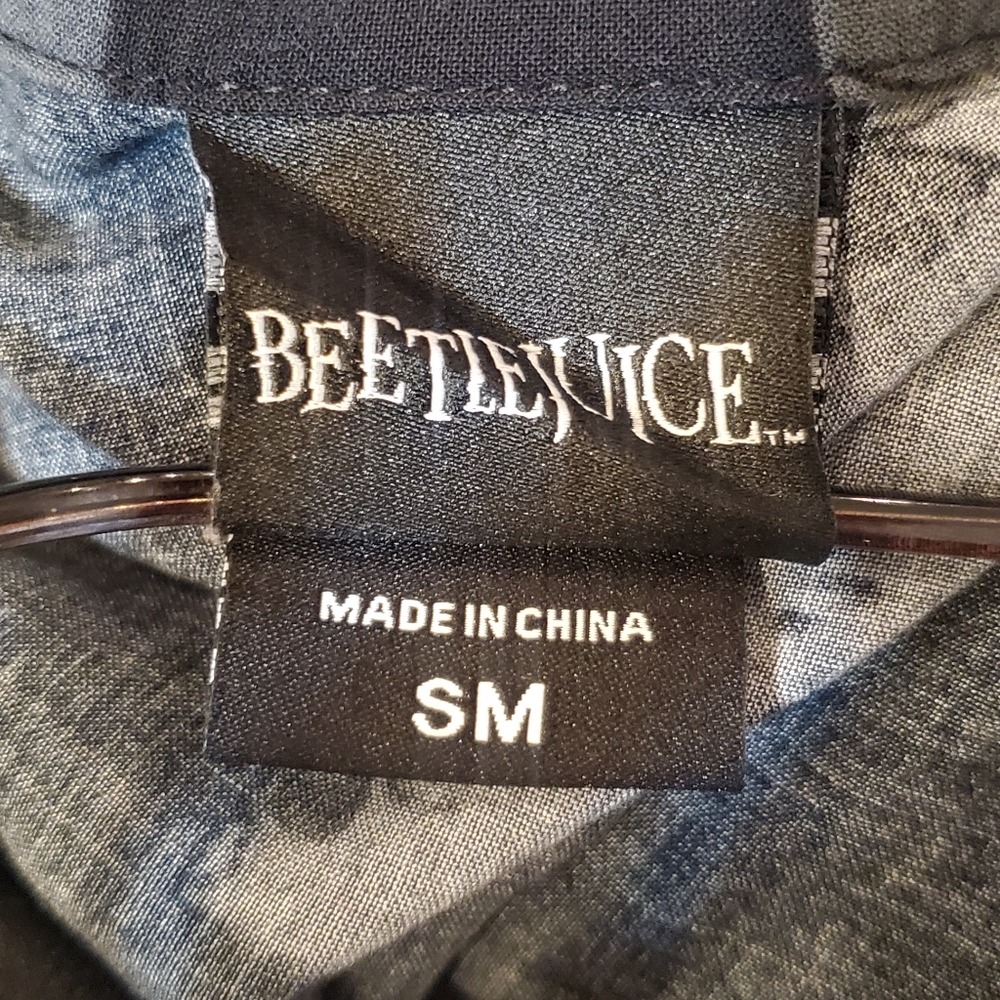 Beetlejuice Men's Iconic Moments Button Down Black Purple Shirt Size‎ Small - Picture 7 of 8